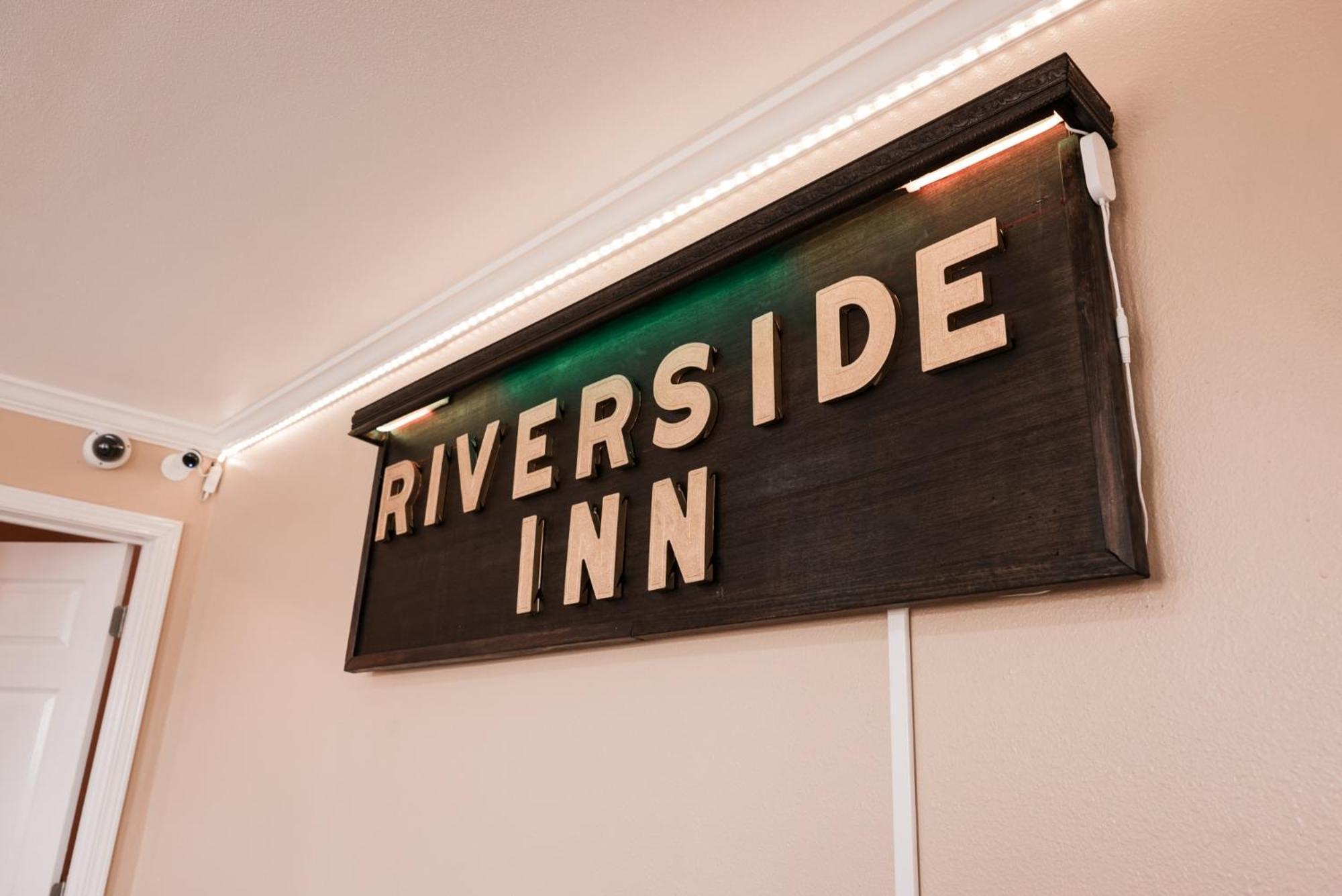 Riverside Inn & Suites By Oyo Danville Ceaser Casino Eksteriør billede